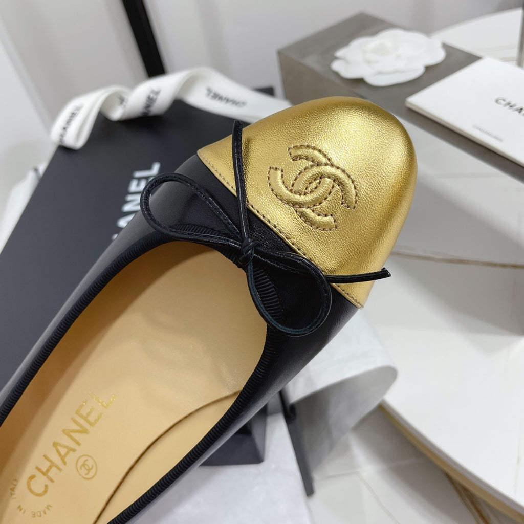 Жіночі лаконічні шкіряні балетки Chanel Ballet рожеві