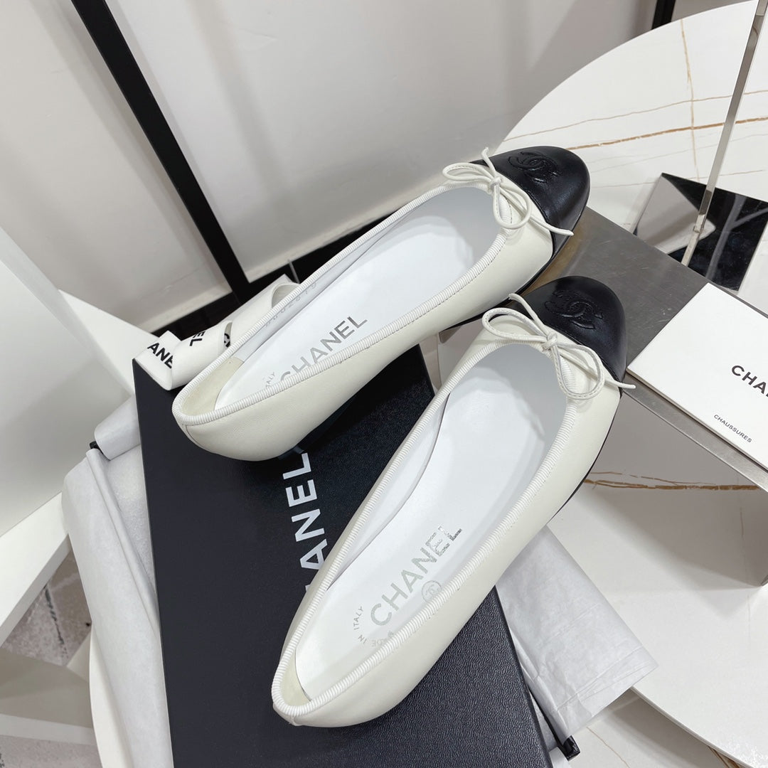 Жіночі лаконічні шкіряні балетки Chanel Ballet рожеві