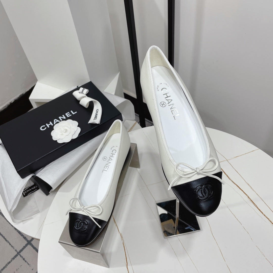 Жіночі лаконічні шкіряні балетки Chanel Ballet рожеві
