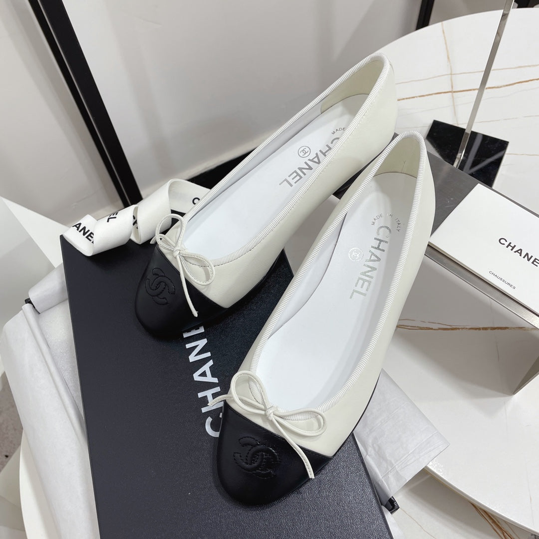 Жіночі лаконічні шкіряні балетки Chanel Ballet рожеві