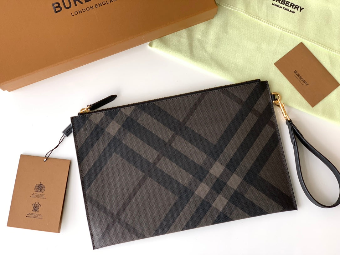 Клатч Burberry London із зернистої натуральної шкіри — фото 3