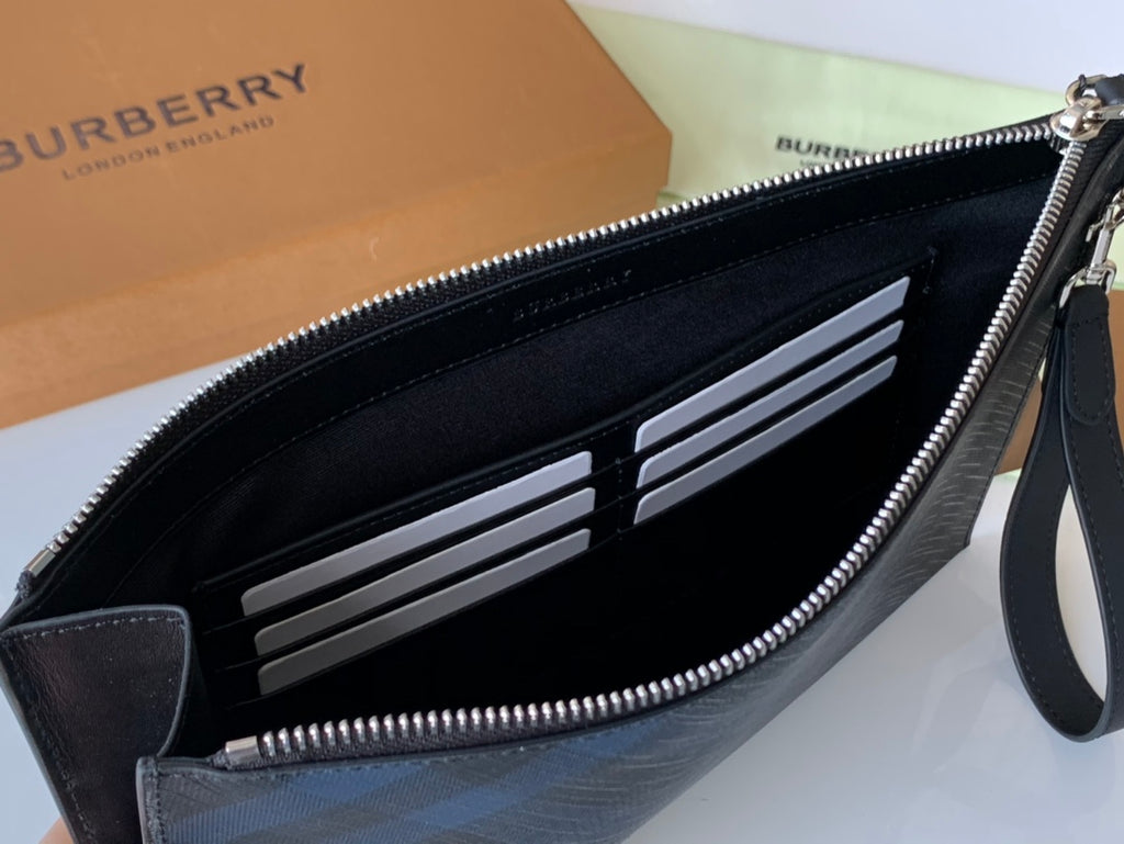 Клатч Burberry London із зернистої натуральної шкіри — фото 8