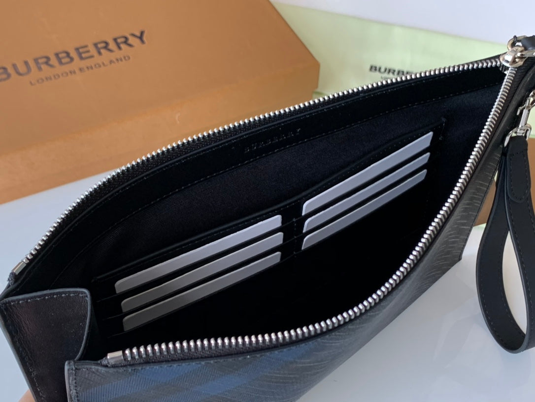 Клатч Burberry London із зернистої натуральної шкіри — фото 8