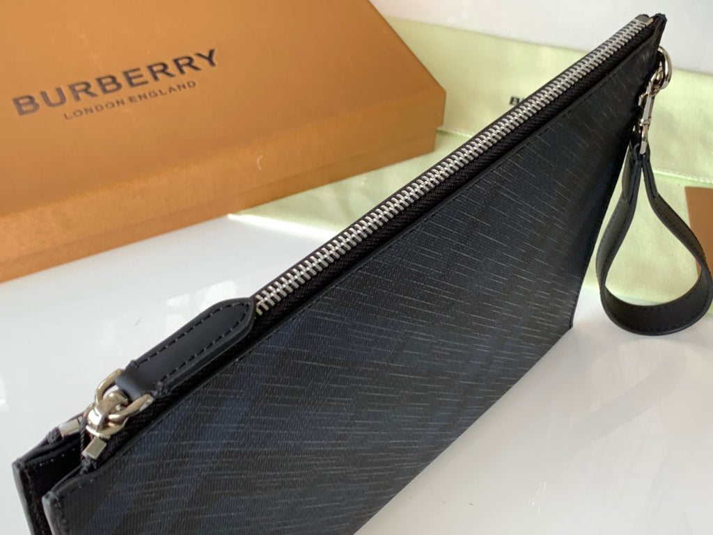 Клатч Burberry London із зернистої натуральної шкіри — фото 7