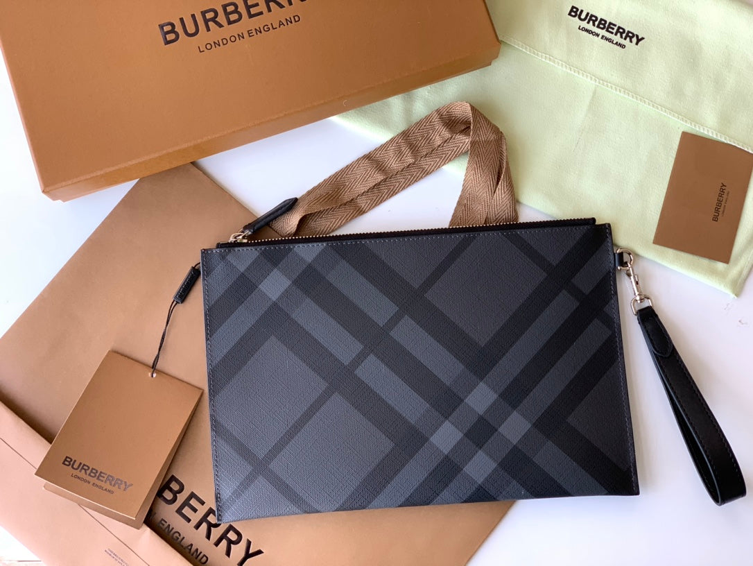 Клатч Burberry London із зернистої натуральної шкіри — фото 2