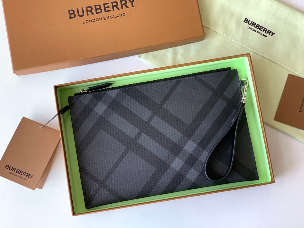 Клатч Burberry London із зернистої натуральної шкіри — фото 1
