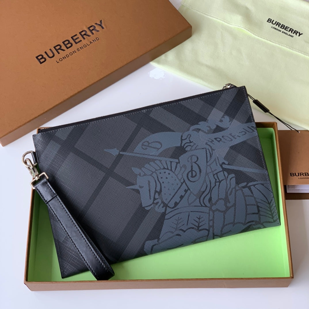 Клатч Burberry London із зернистої натуральної шкіри — фото 1
