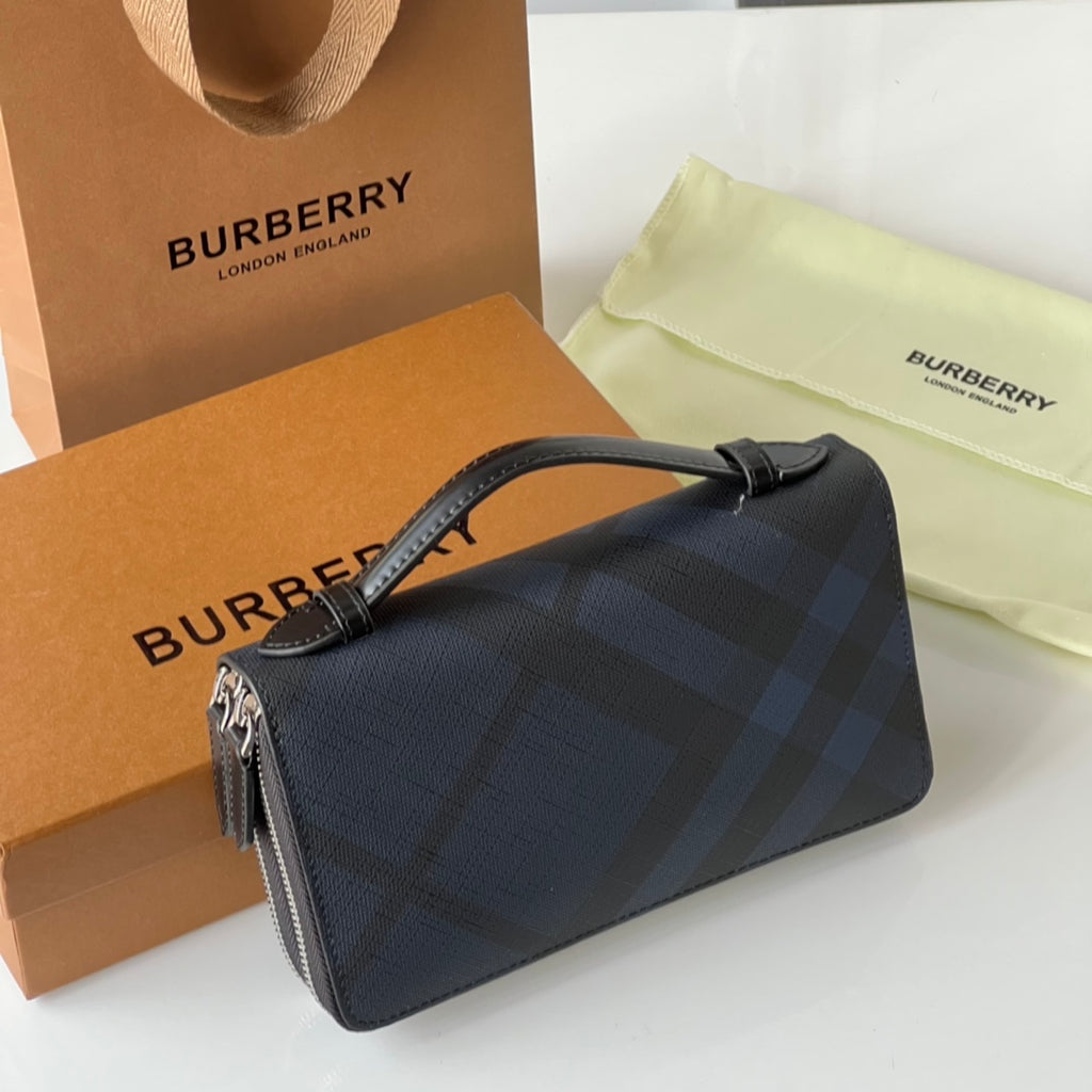 Аксесуар Burberry з натуральної шкіри — фото 1