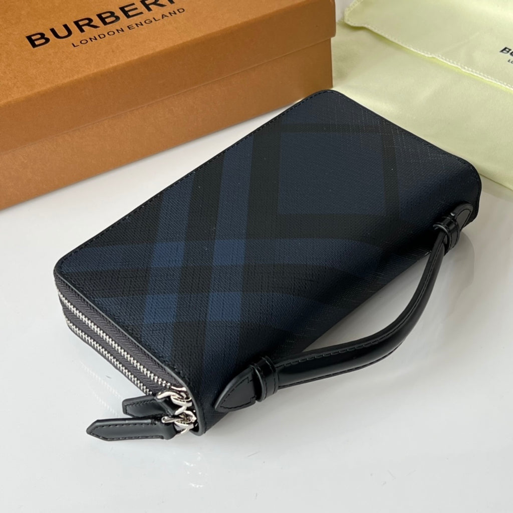 Аксесуар Burberry з натуральної шкіри — фото 4
