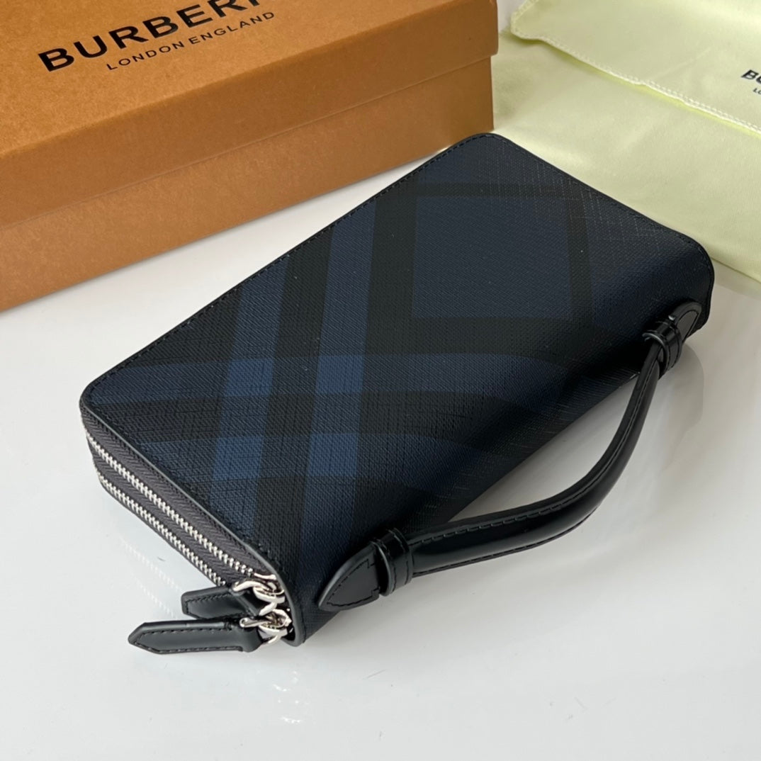 Аксесуар Burberry з натуральної шкіри — фото 4