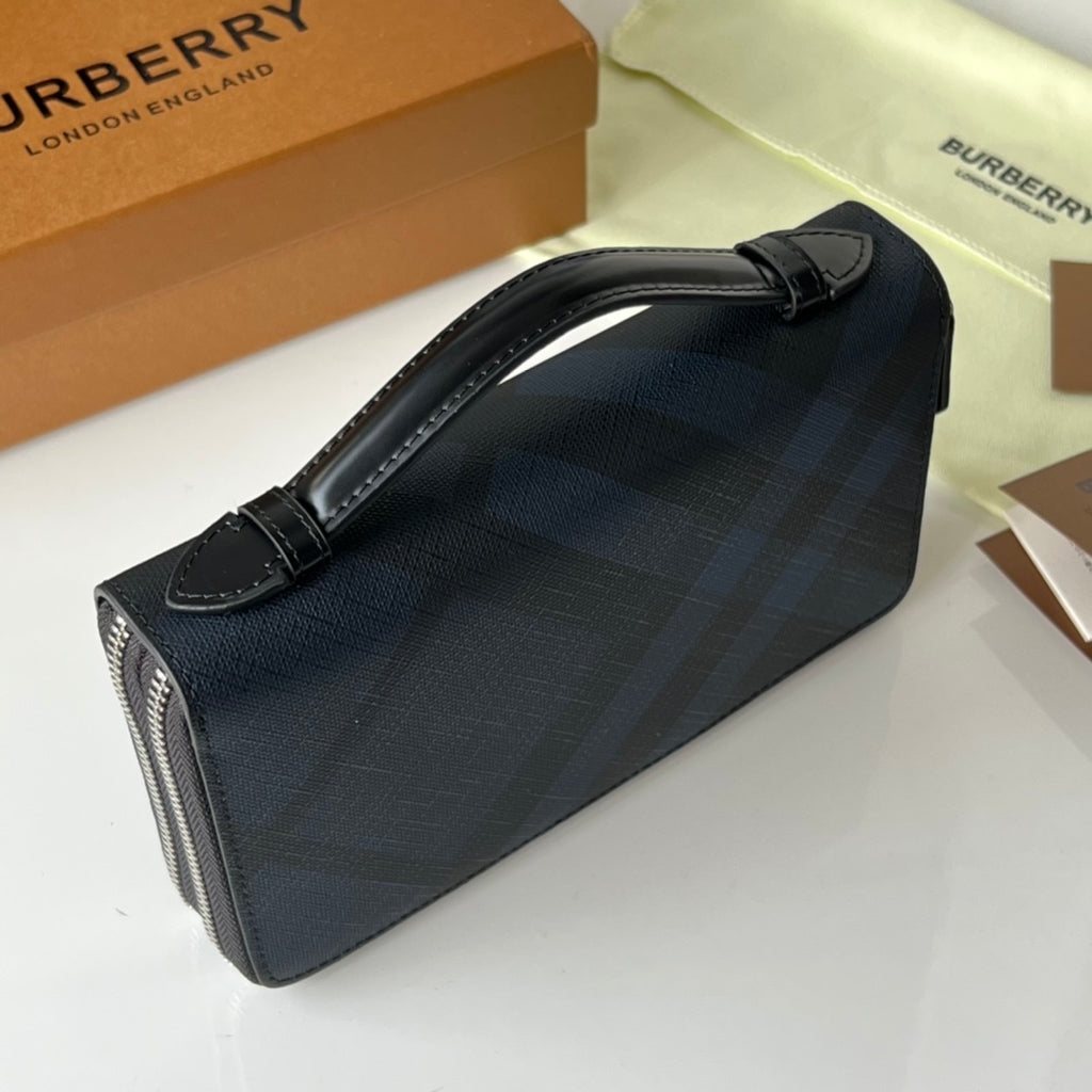 Аксесуар Burberry з натуральної шкіри — фото 5