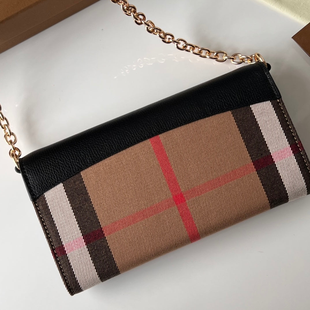 Гаманець на ланцюжку Burberry Horseferry зі шкіри — фото 4