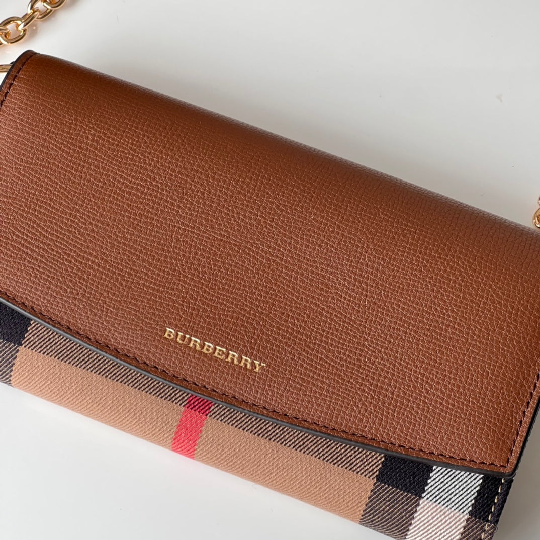 Гаманець на ланцюжку Burberry Horseferry зі шкіри — фото 3