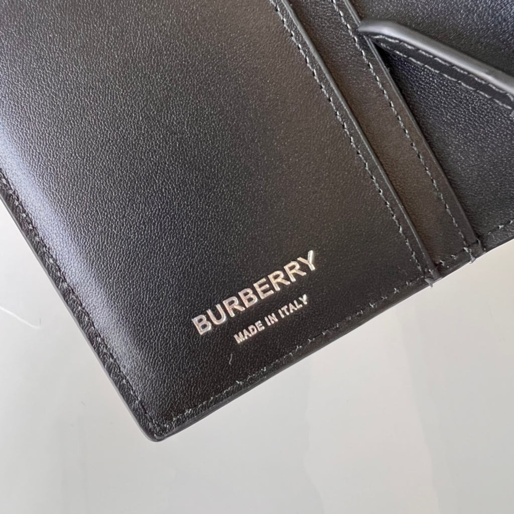 Гаманець Burberry із тисненої натуральної шкіри — фото 7