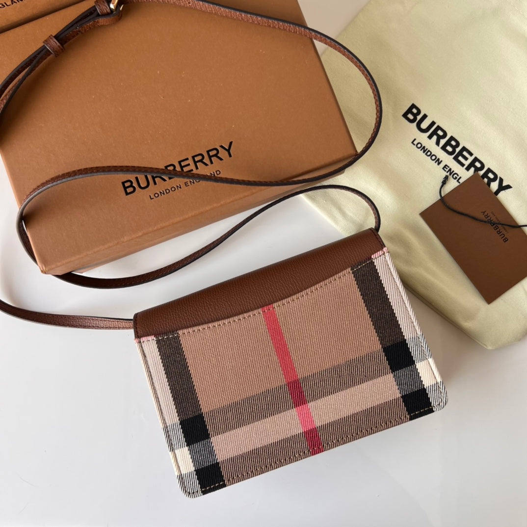 Клатч Burberry House із зернистої натуральної шкіри — фото 3