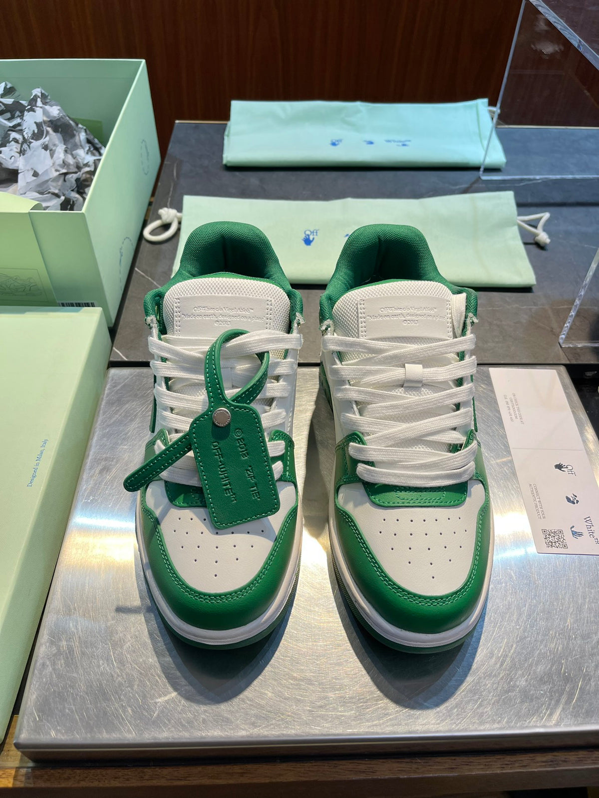 Кросівки Off-White Out Of Office — зелено-білі