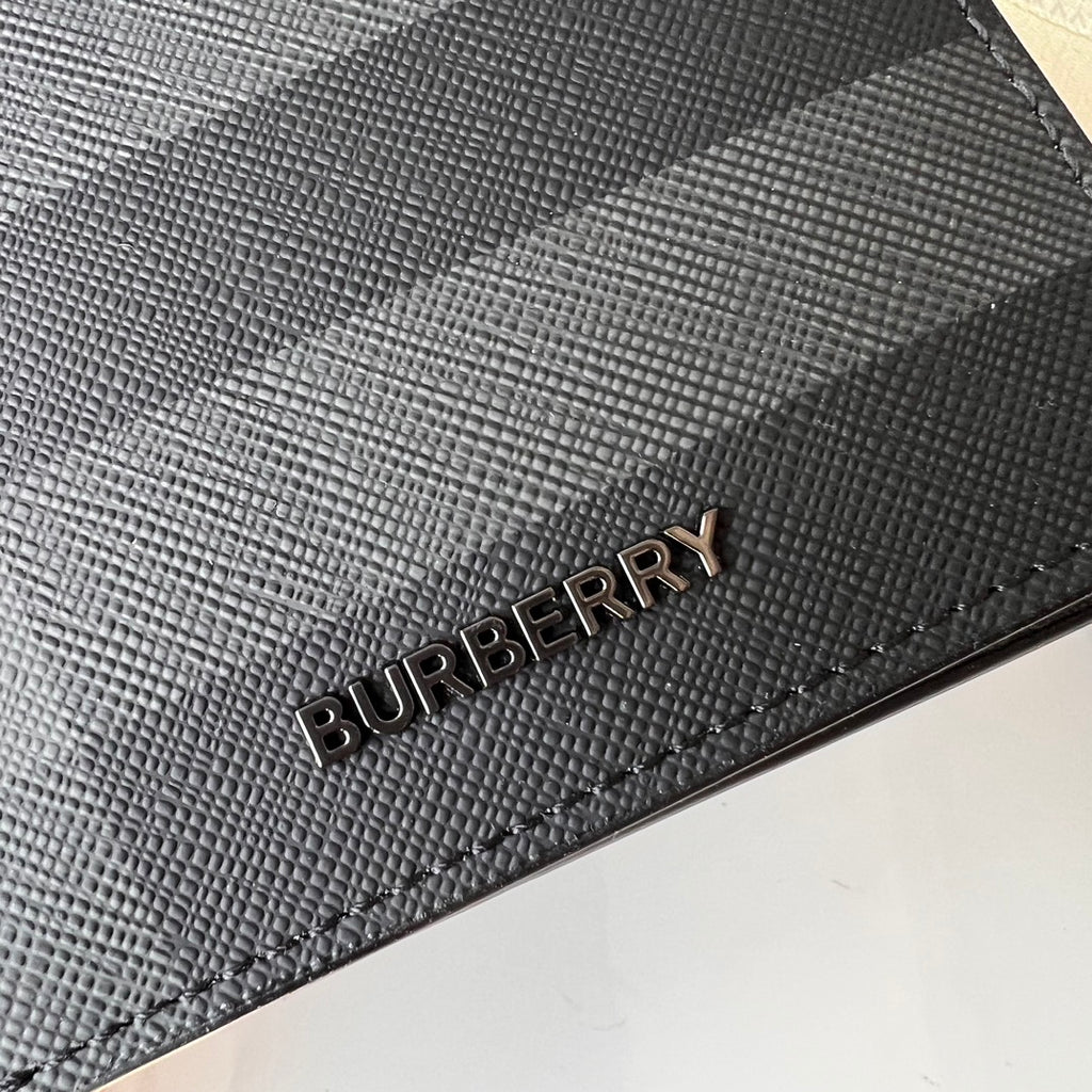Гаманець Burberry London із зернистої натуральної шкіри — фото 5