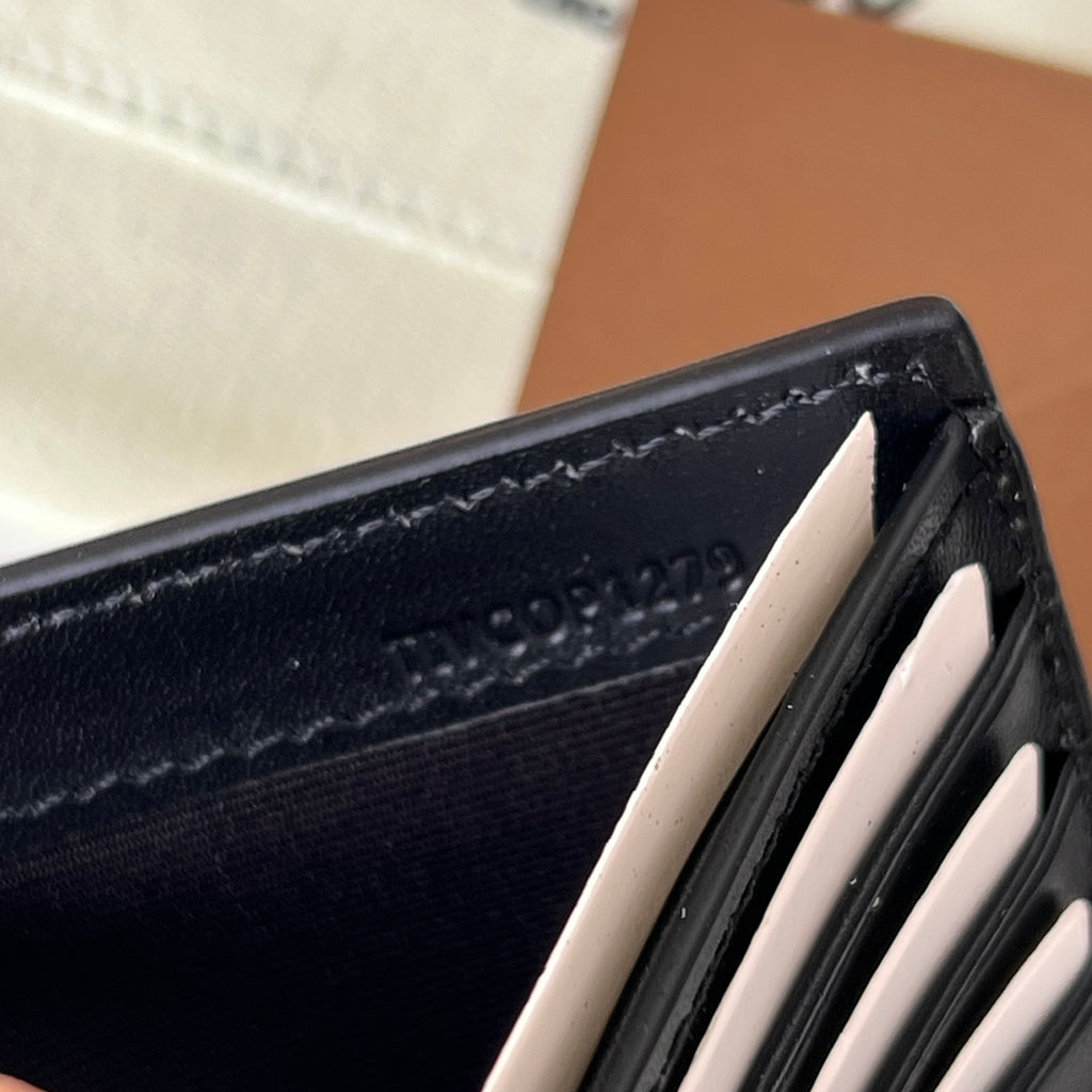 Гаманець Burberry London із зернистої натуральної шкіри — фото 9