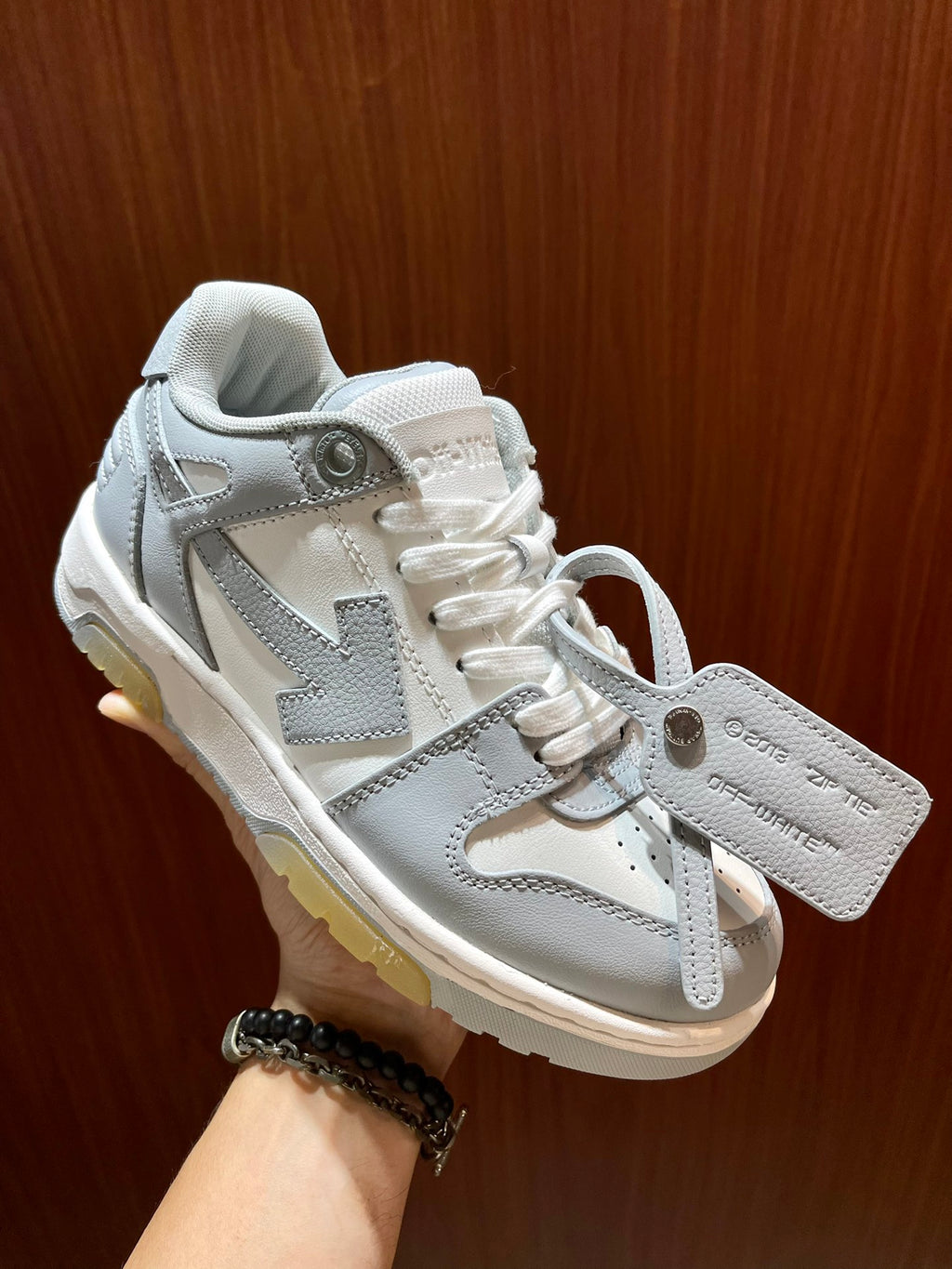 Шкіряні кросівки Off-White Out Of Office — сіро-білі