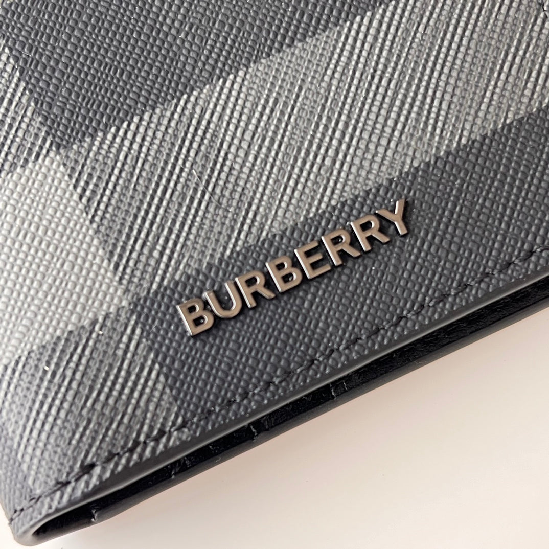 Аксесуар Burberry із зернистої натуральної шкіри — фото 5
