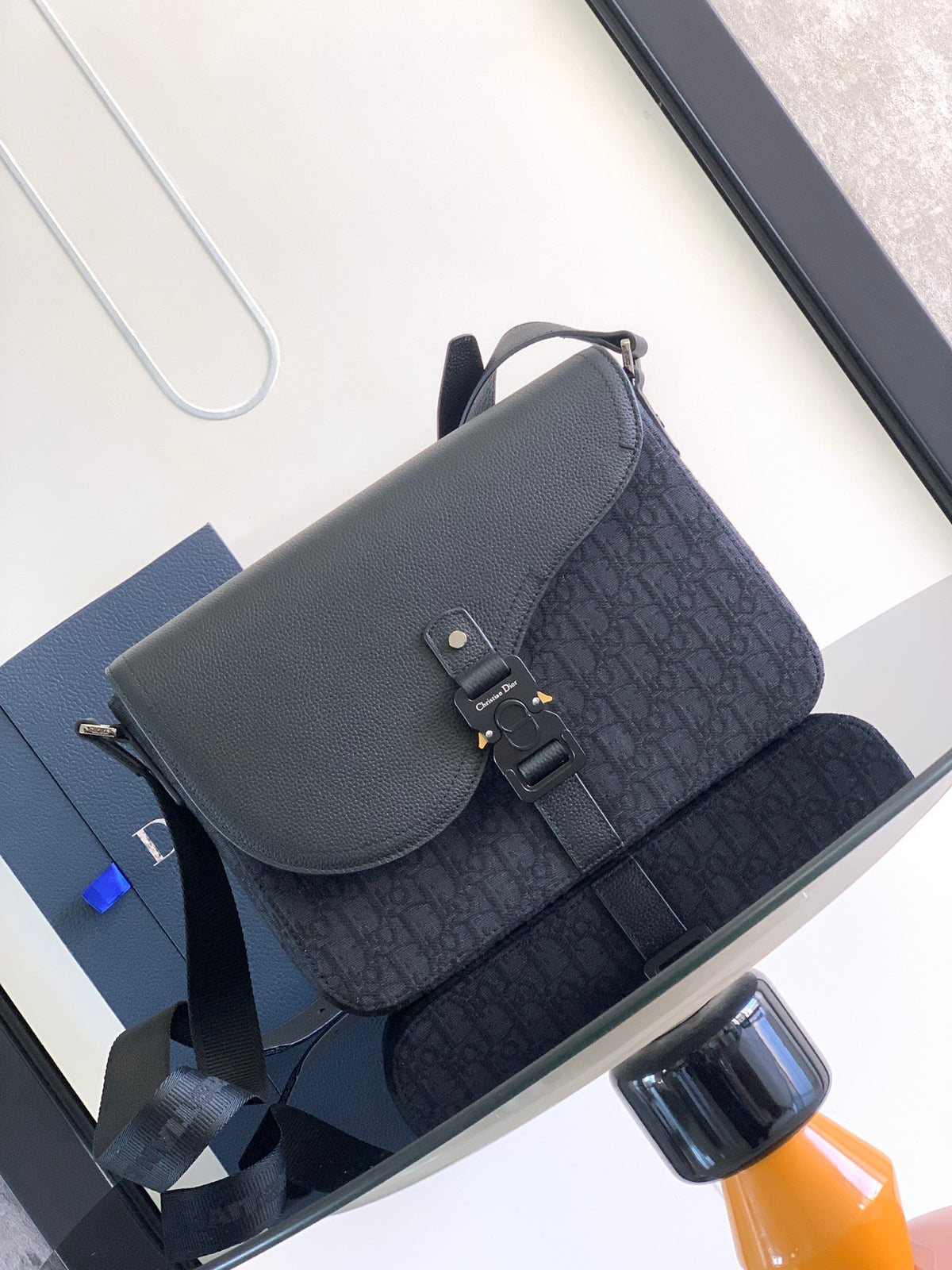 Велика сумка-месенджер Dior Saddle з натуральної шкіри — фото 1