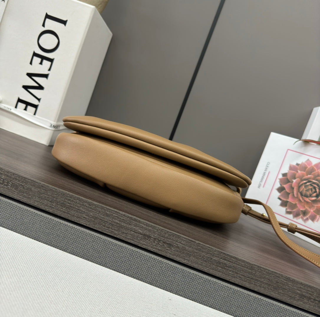 Жіноча сумка Loewe Flamenco Paseo 062317
