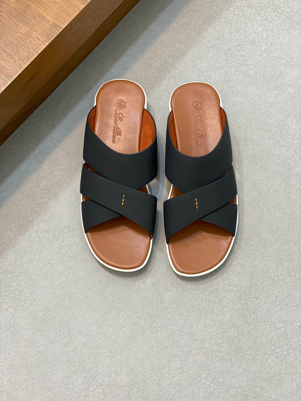 Шкіряні шльопанці Loro Piana