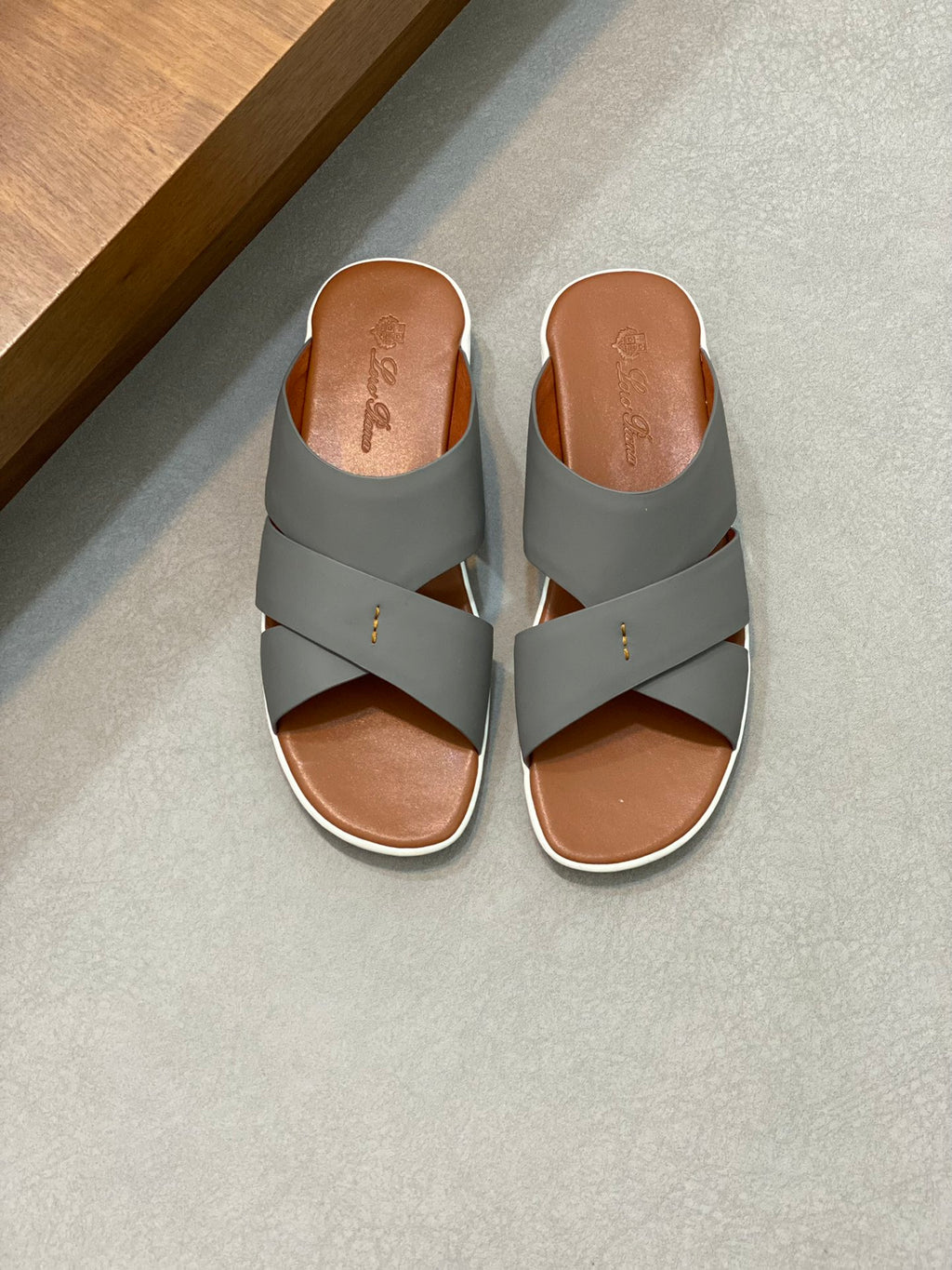 Шкіряні шльопанці Loro Piana