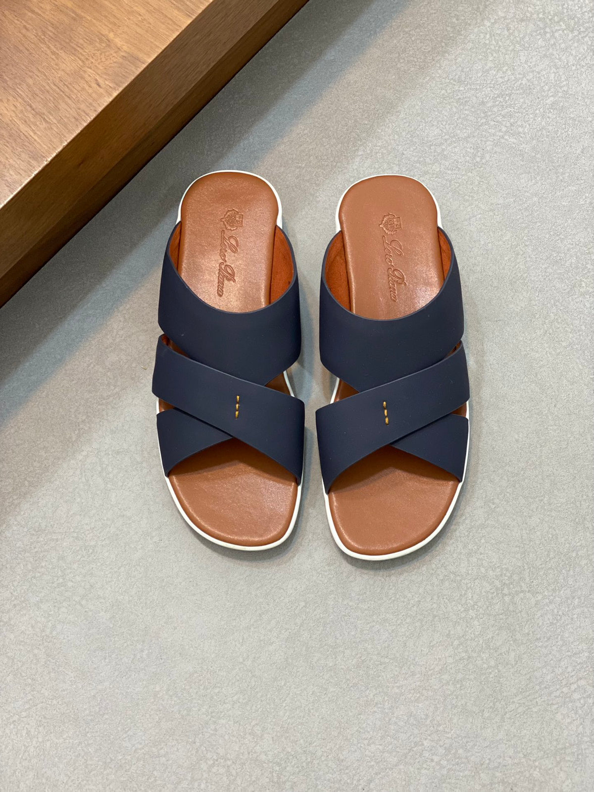 Шкіряні шльопанці Loro Piana