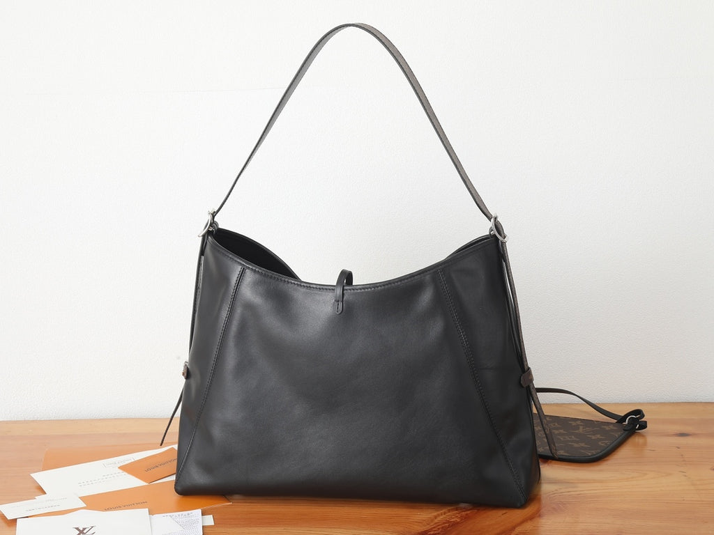 Жіноча сумка Louis Vuitton CarryAll