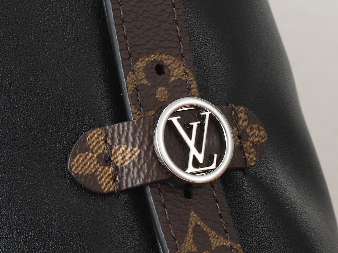 Жіноча сумка Louis Vuitton CarryAll