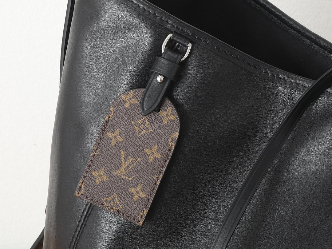 Жіноча сумка Louis Vuitton CarryAll