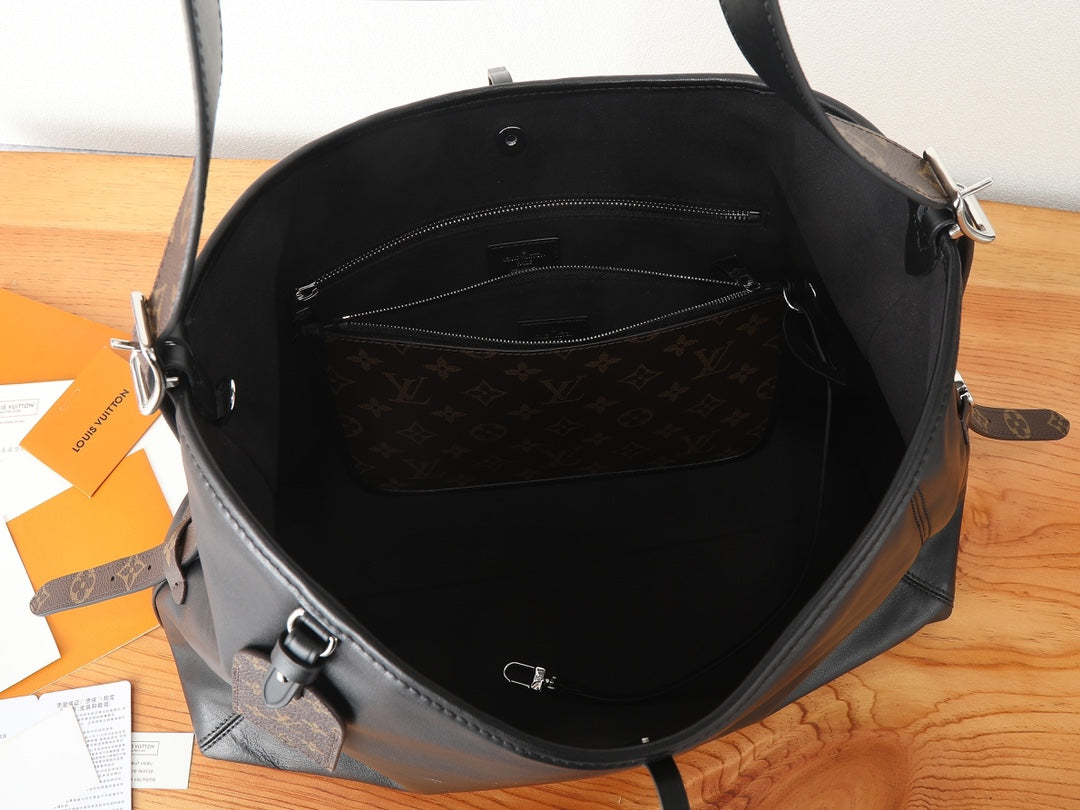 Жіноча сумка Louis Vuitton CarryAll