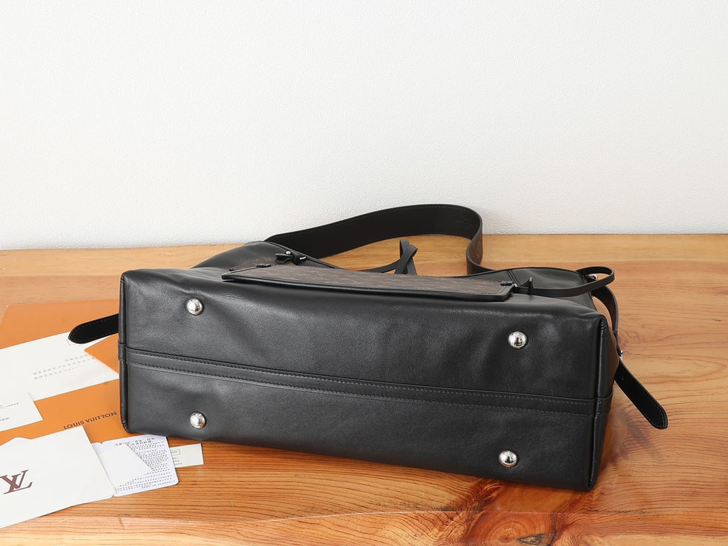 Жіноча сумка Louis Vuitton CarryAll