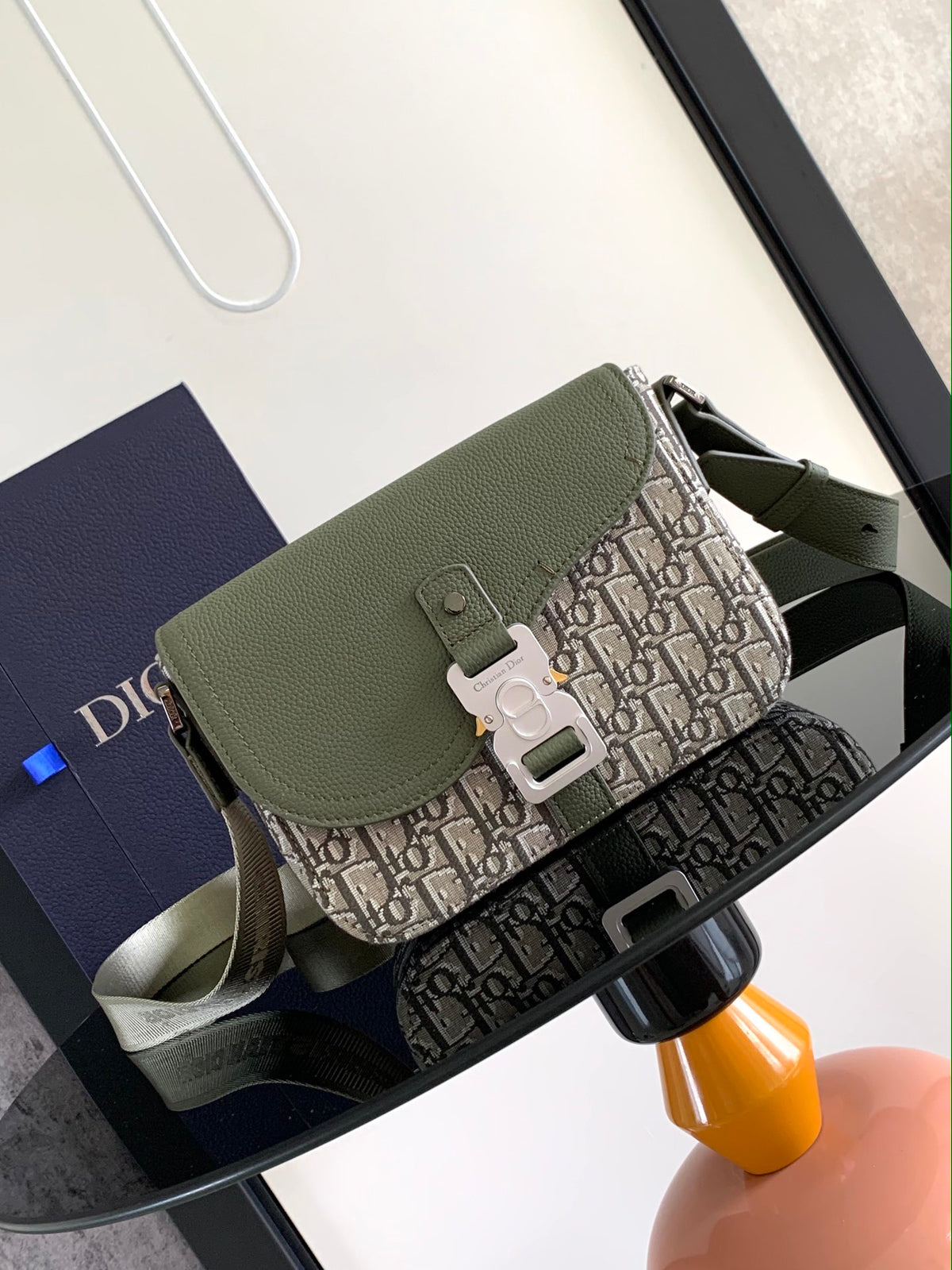 Мала сумка-месенджер Dior Saddle з натуральної шкіри — фото 1