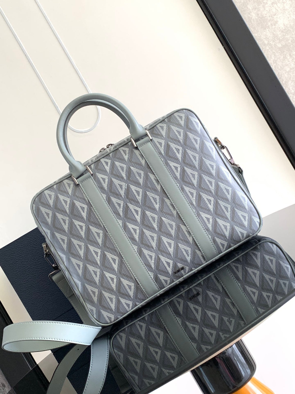 Портфель Dior з натуральної шкіри — фото 1