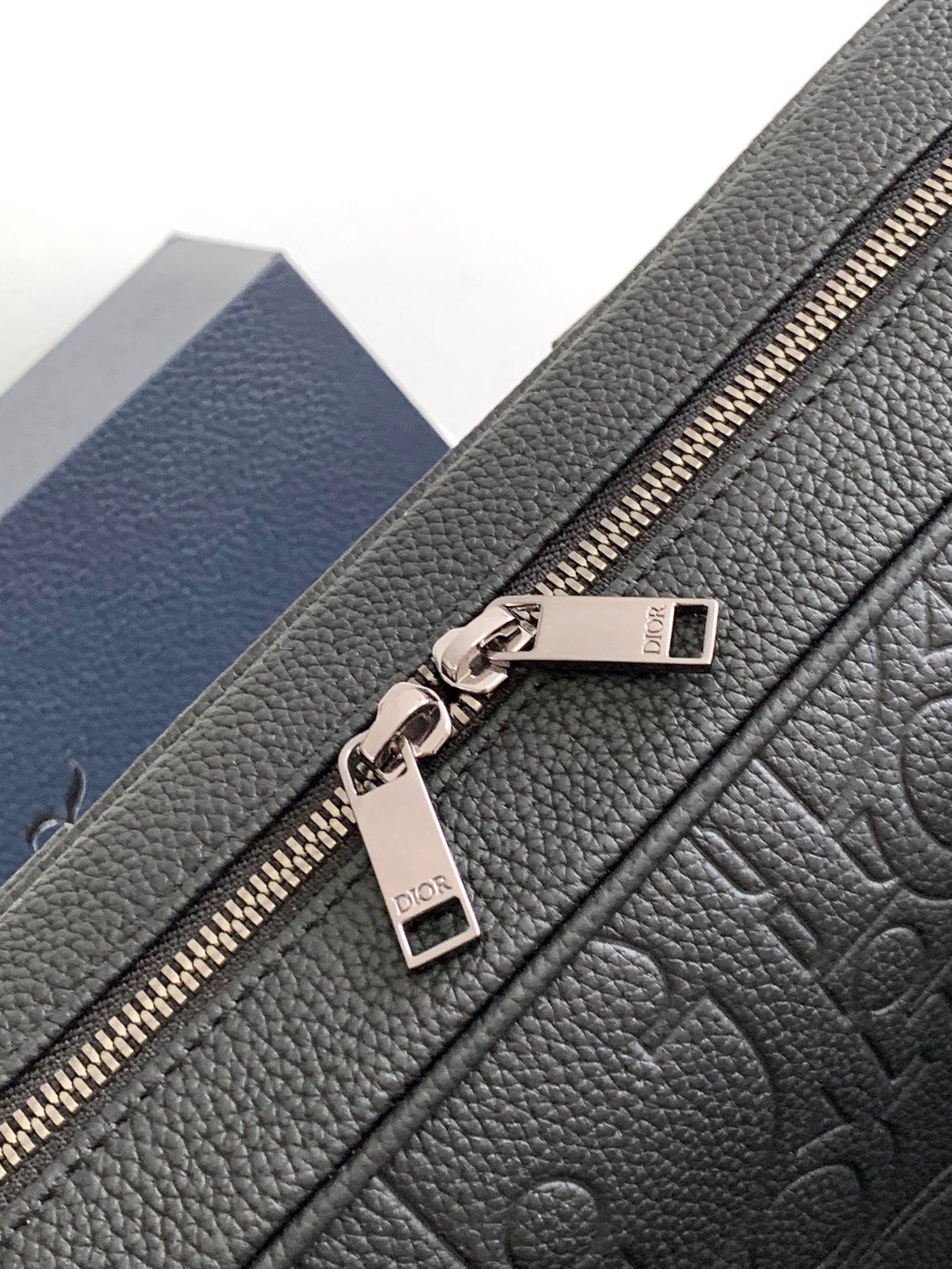 Портфель Dior із тисненої натуральної шкіри — фото 7