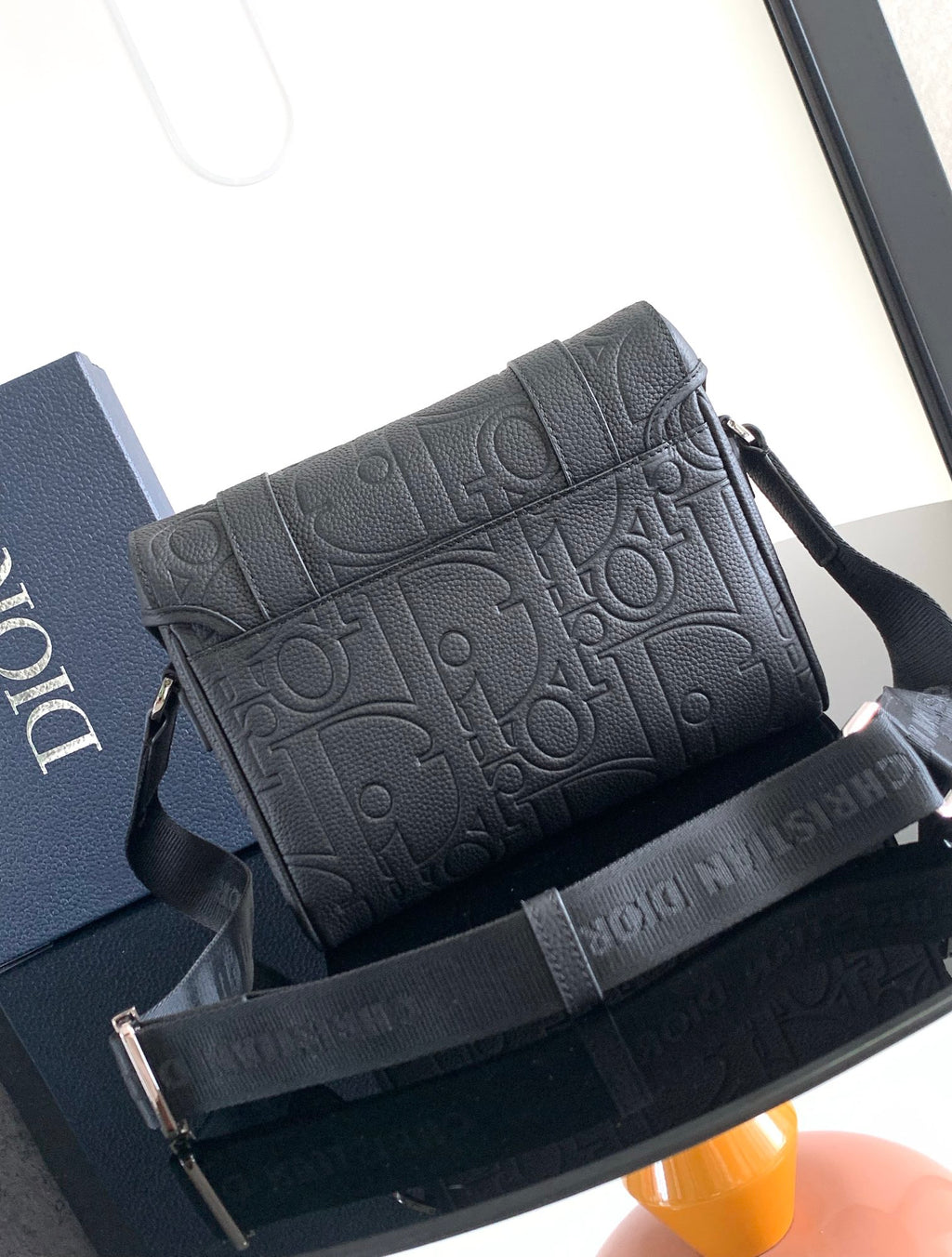 Сумка-месенджер Dior Hit The Road із тисненої натуральної шкіри — фото 3