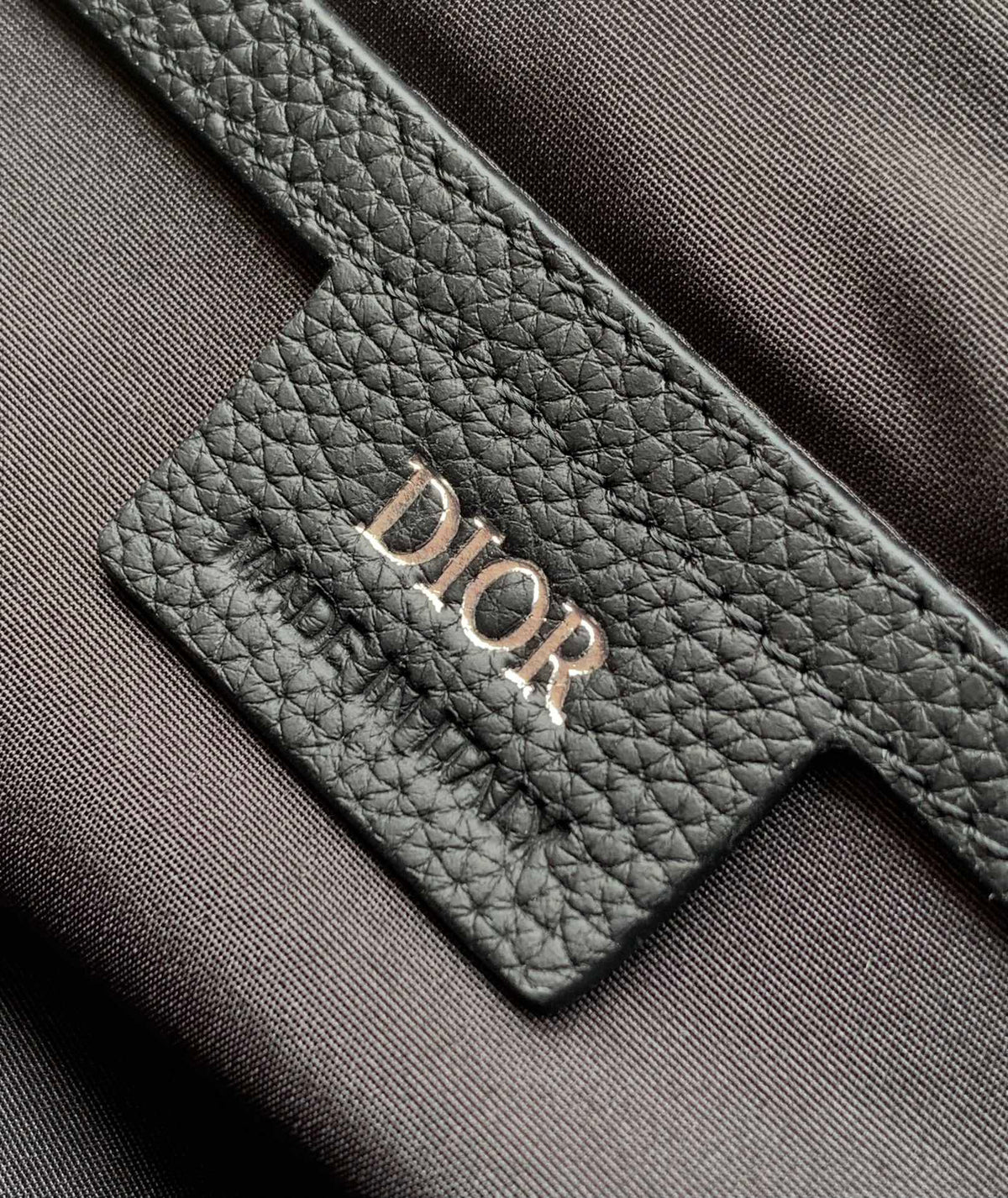 Сумка-месенджер Dior Hit The Road із тисненої натуральної шкіри — фото 9