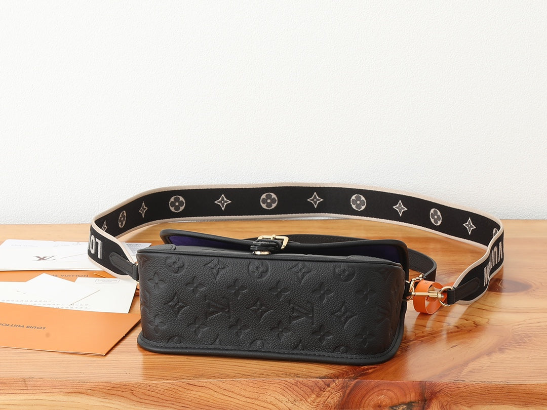 Жіноча сумка Louis Vuitton