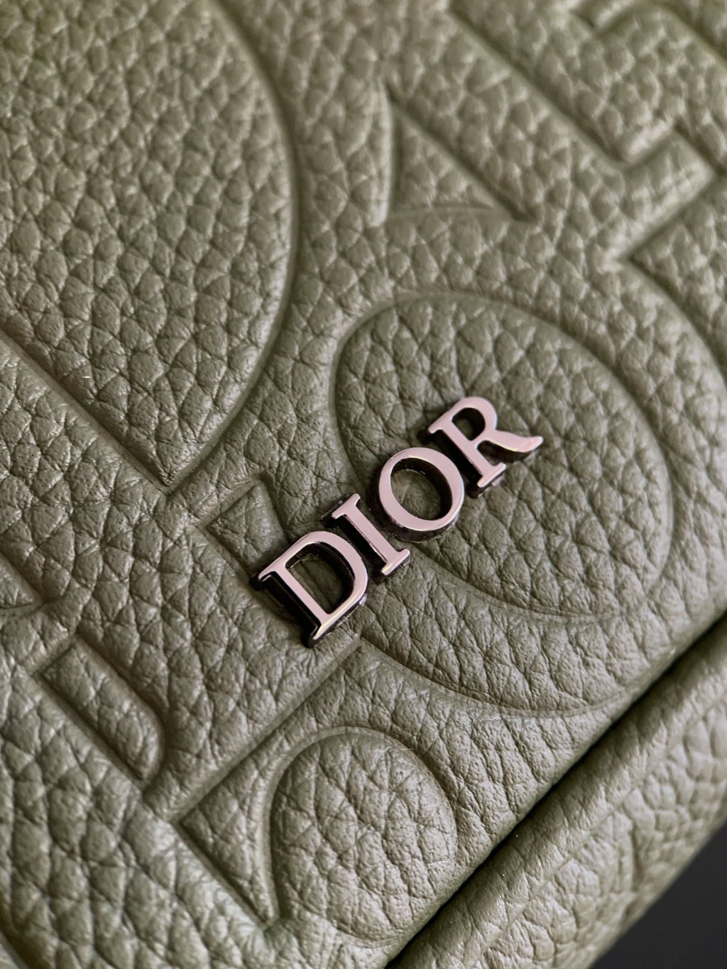 Сумка-месенджер Dior Hit The Road із тисненої натуральної шкіри — фото 6
