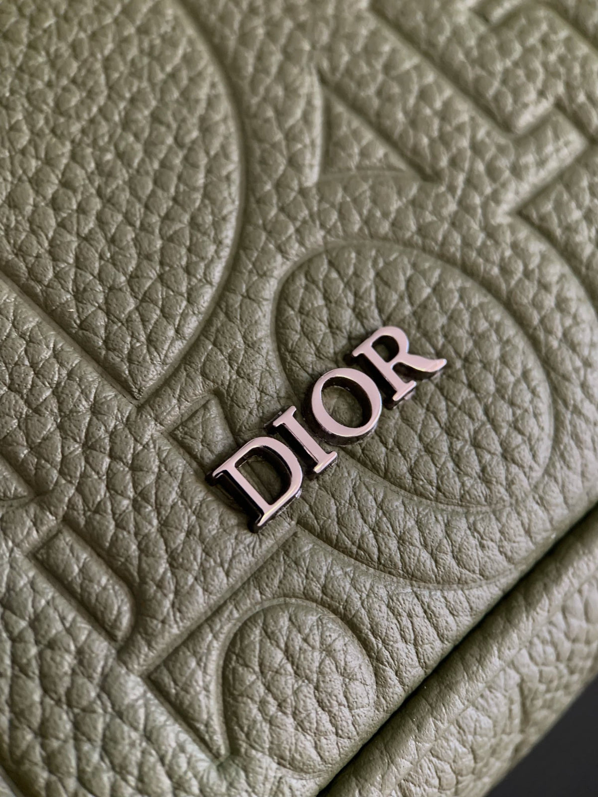 Сумка-месенджер Dior Hit The Road із тисненої натуральної шкіри — фото 6
