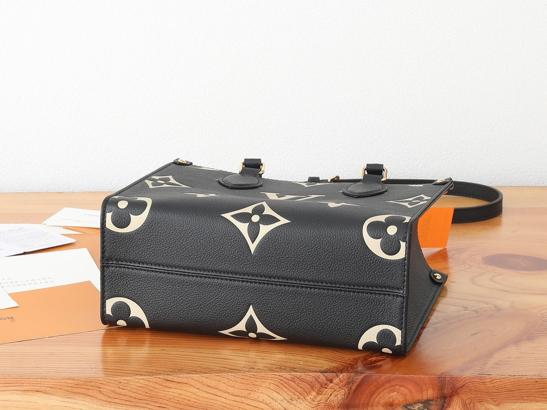 Жіноча сумка-шопер Louis Vuitton OnTheGo