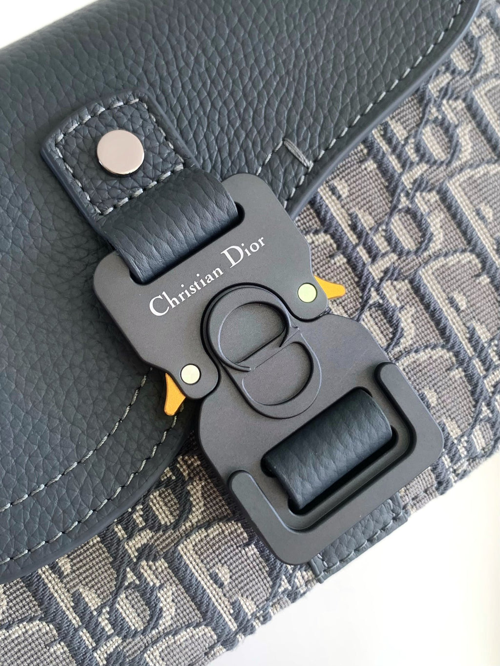 Сумка-месенджер Dior Saddle з натуральної шкіри — фото 7