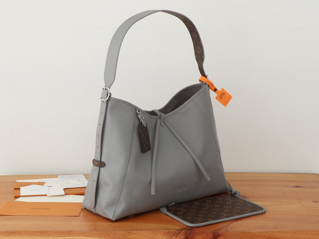 Жіноча сумка Louis Vuitton CarryAll