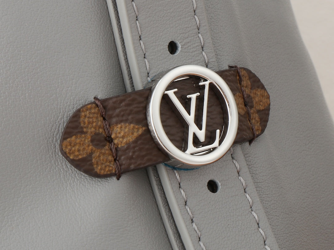 Жіноча сумка Louis Vuitton CarryAll