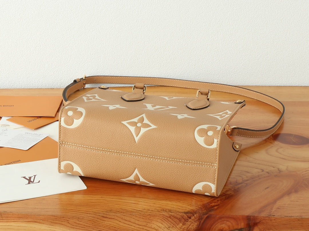 Жіноча сумка Louis Vuitton OnTheGo