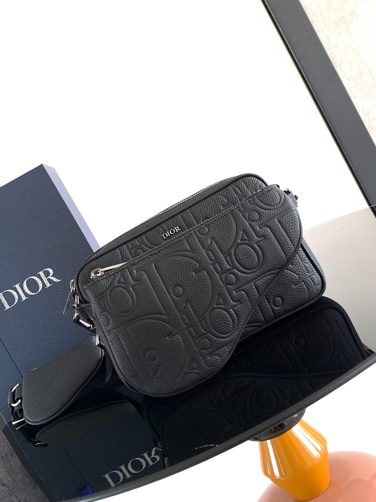 Сумка-трансформер Dior Saddle із тисненої натуральної шкіри — фото 1
