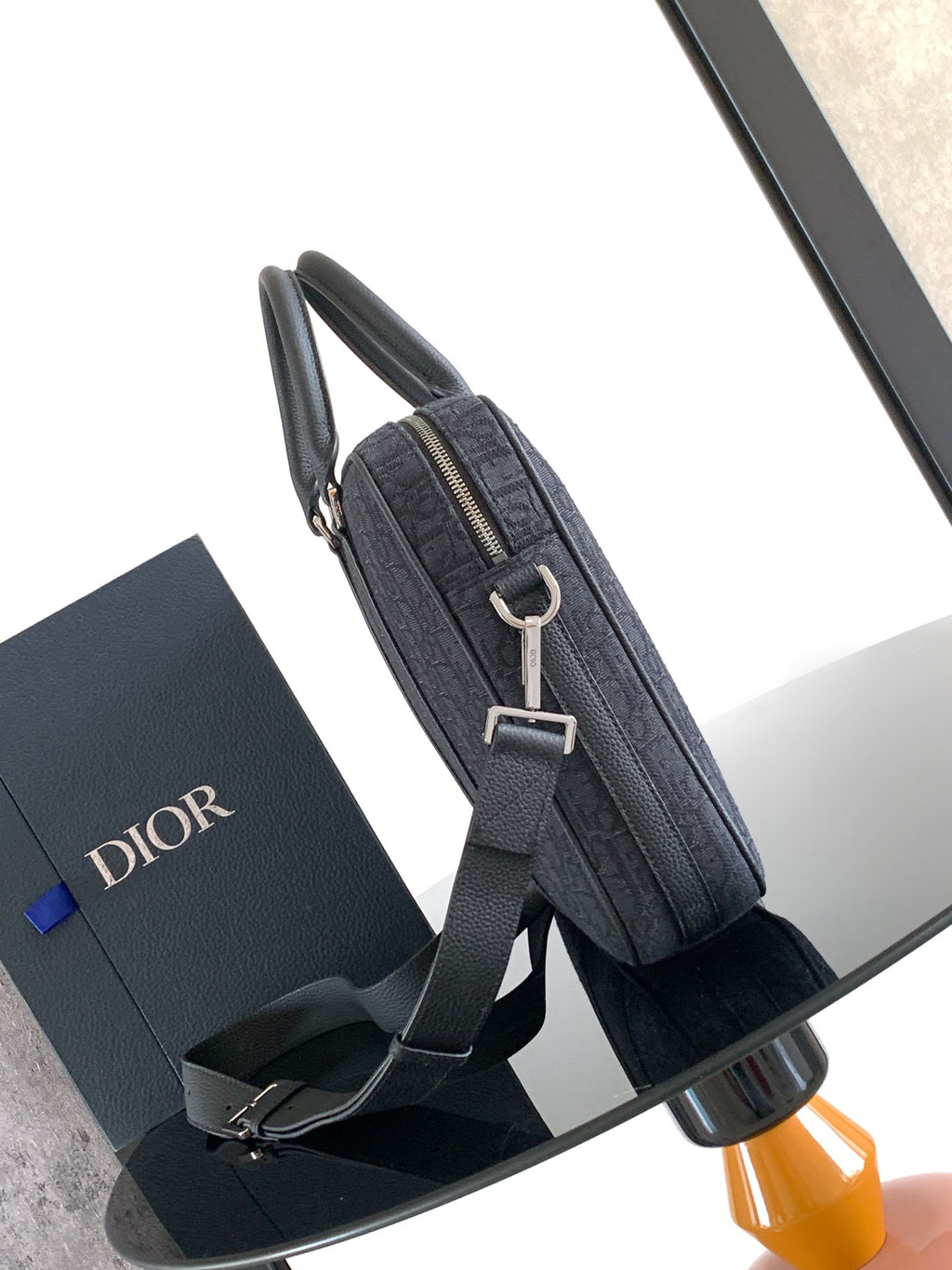 Портфель Dior з натуральної шкіри — фото 2