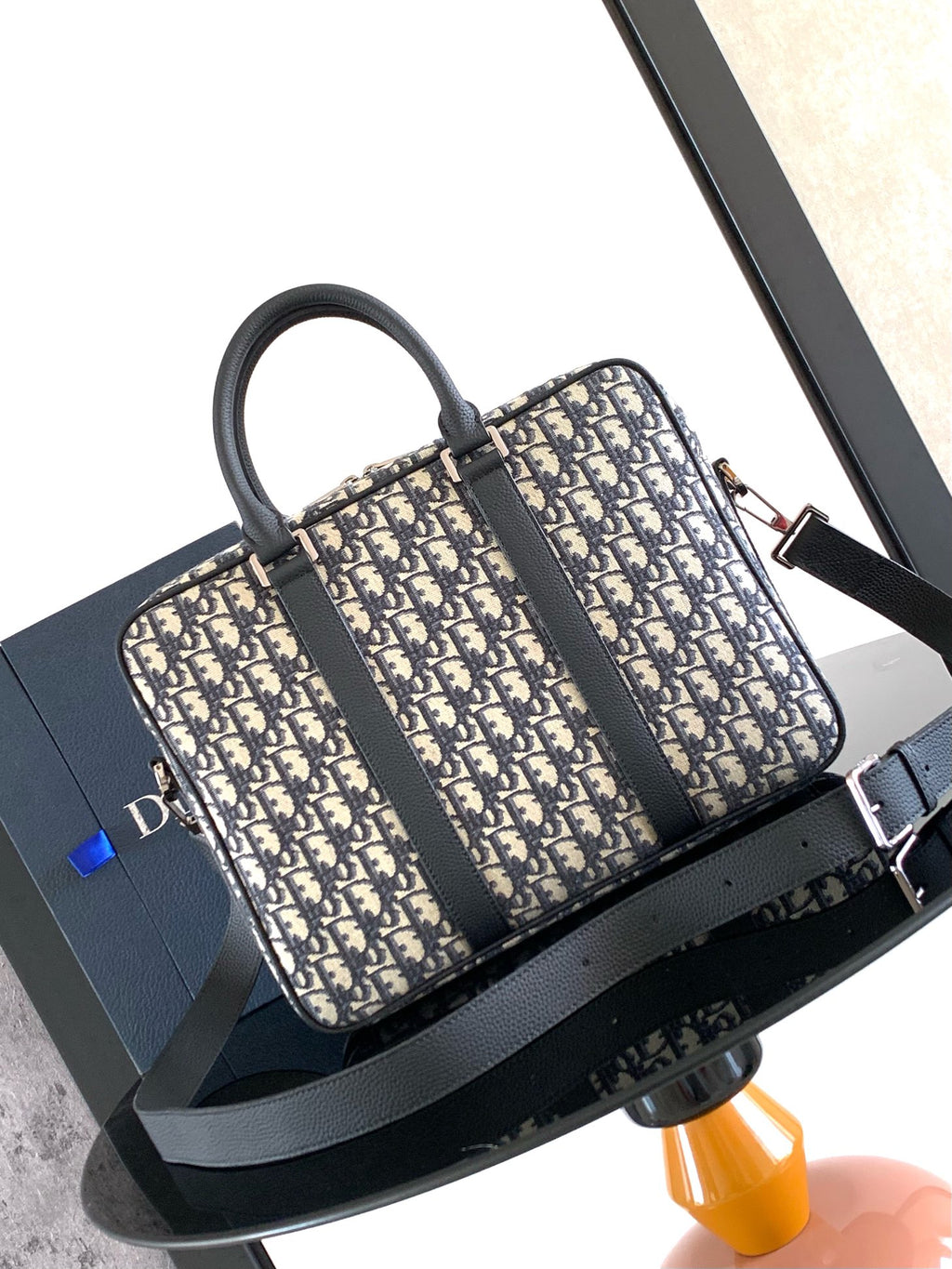 Портфель Dior з натуральної шкіри — фото 3